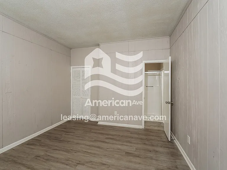 1852385_011_bedroom_13631512.jpg