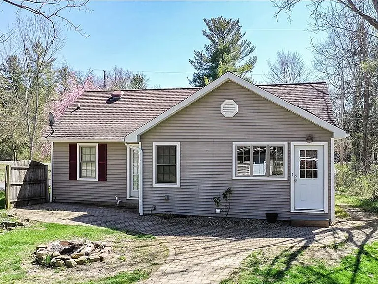 835 Bellus Rd — Photo 16