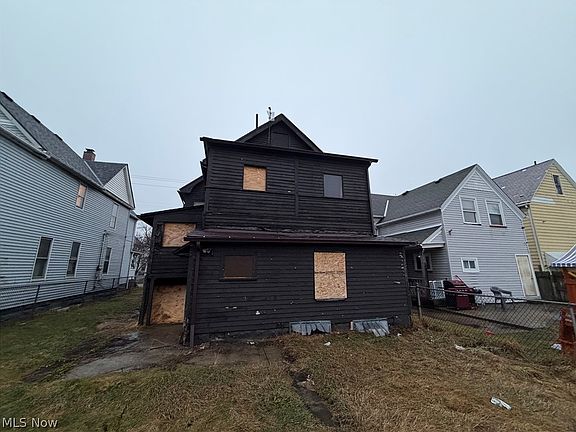 3rd image of 3185 W 58th St
