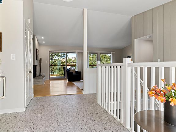 5th image of 158 Fairfield Pl