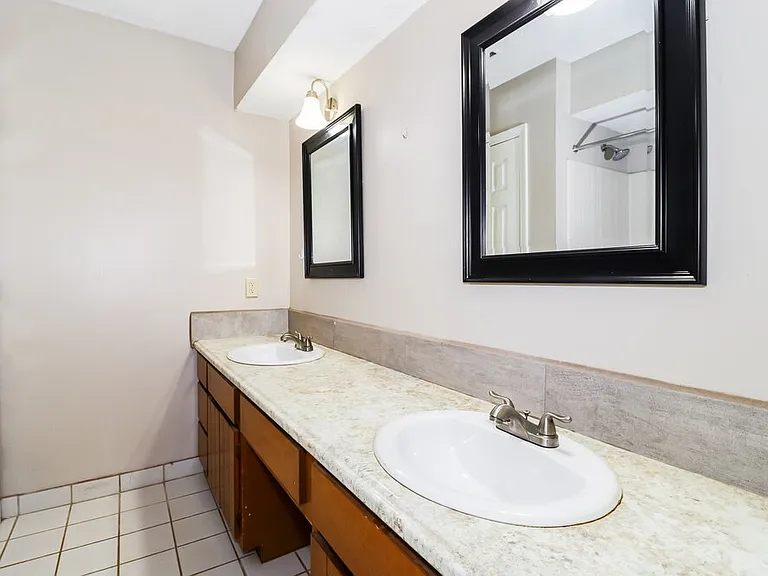 423 Cairn Cv — Photo 13
