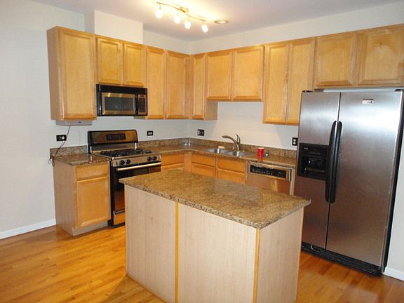5th image of 4530 S Woodlawn Ave Unit 205
