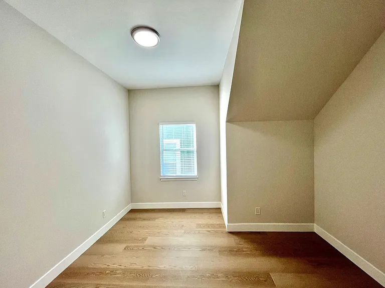 Spectacular, Completely Renovated 2 Bed/1 Bath Fully — Photo 7