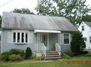 30 Van Ness Ave, Pompton Lakes, NJ 07442