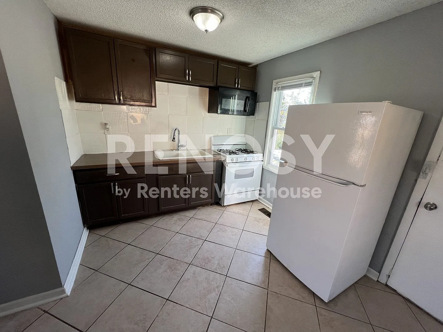 3 Bedroom, 1 Bath Home For Rent In Kansas City, Mo - Schedule Your Self Showing Today! — Photo 4