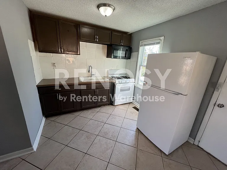 3736 Cypress Ave — Photo 4