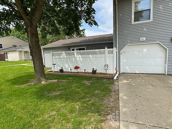 2nd image of 1521 E Stonehenge Dr #1521