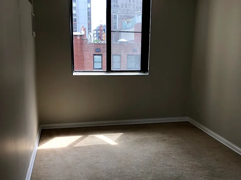 1339 N Dearborn St — Photo 8