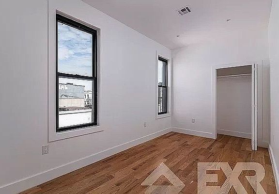 4th image of 218 Stockholm St #3FF