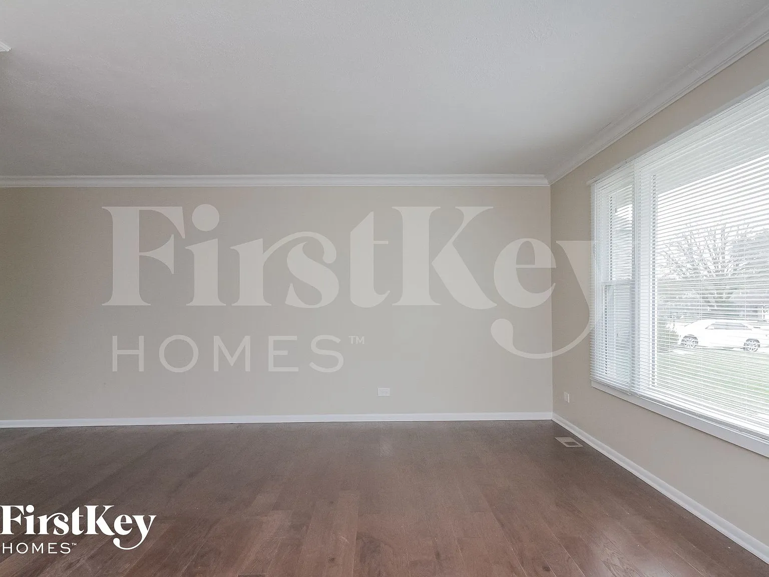 3 bed, 2.0 bath, 1555 sqft, $3,115 — Photo 3