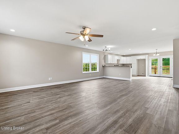 3rd image of 3024 Thorntree Ln