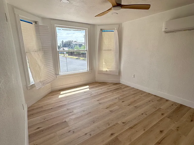 611 N Kaweah St #330 — Photo 8