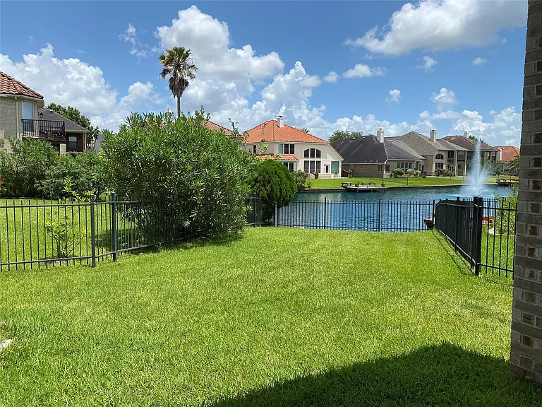 14207 Ashmore Reef Ct — Photo 23