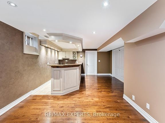 4th image of 462 Vaughan Mills Rd #Basement