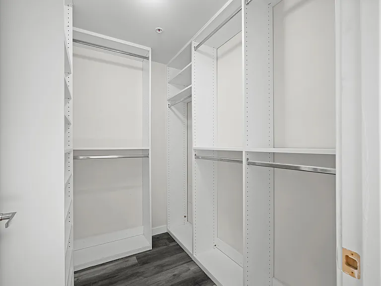 5521 Kester Ave #23 — Photo 16