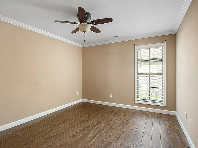 100 Kamarie Ln — Photo 10
