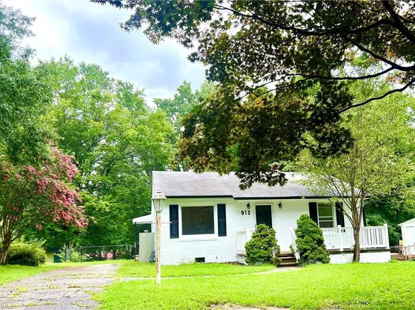 912 E Market St, Burlington, NC 27217