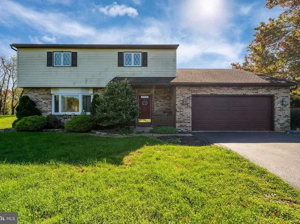 109 Sunny Ct, Leesport, PA 19533