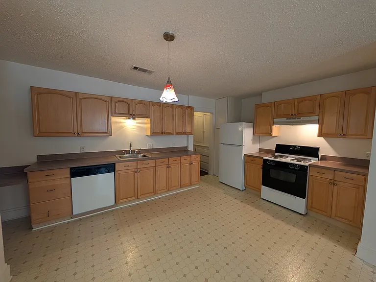 6333 Goliad Ave — Photo 3