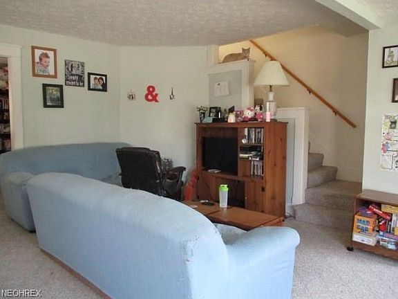 3rd image of 1367 Meadowbrook Ave SE