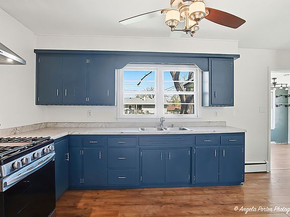 3rd image of 510 Sunrise Dr