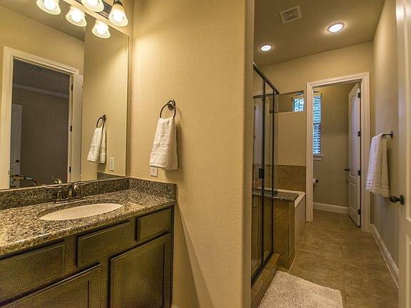 4th image of 2447 Embleton Dr