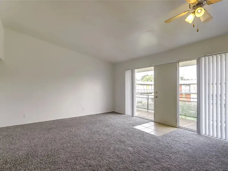 Crestpark Apartments — Photo 15