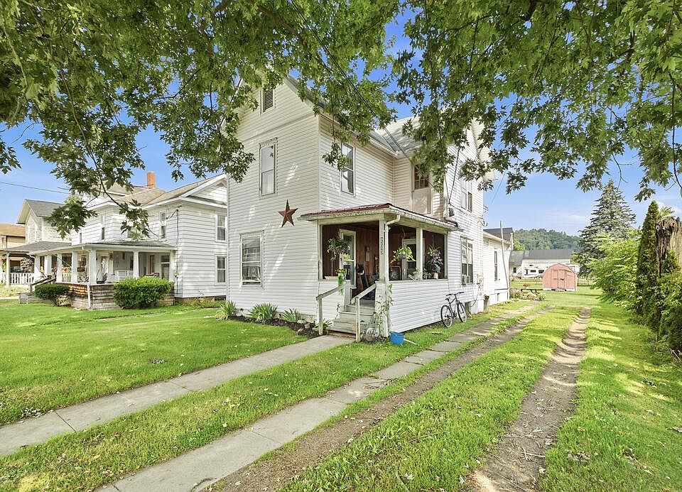 1st image of 203 2nd St
