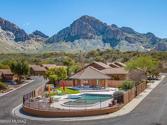 2nd image of 1337 E Stoney Canyon Cir