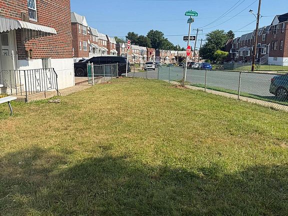 5th image of 3658 Genesee Dr