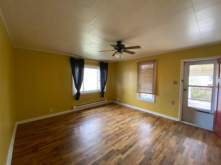 405 Wood St — Photo 10