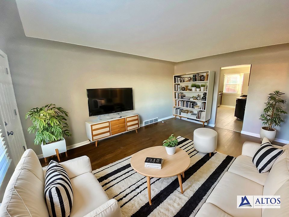 1st image of 115 Newton St #15