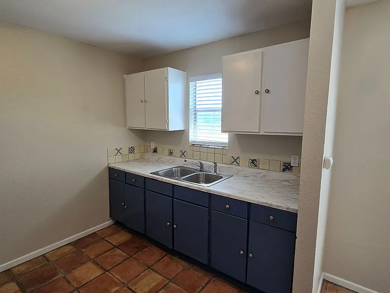 418 Verne St — Photo 8