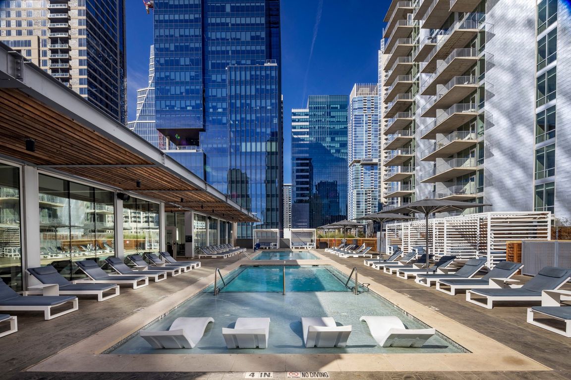 On2nd_amenity_pool rooftop (2)
