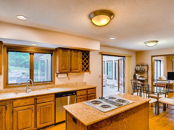 4th image of 1952 Nature View Ln