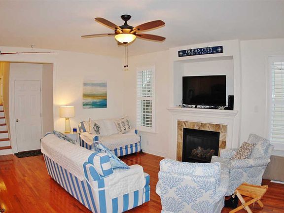 4th image of 125 Asbury Ave #1