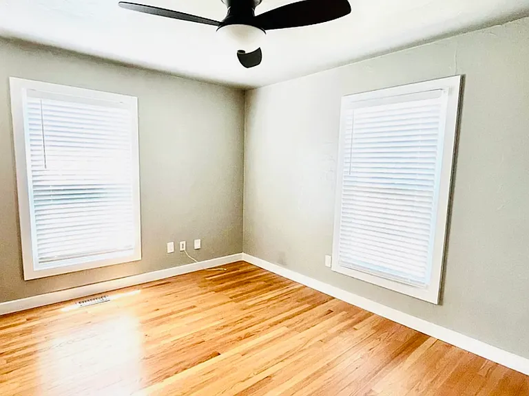 6712 N Ross Ave — Photo 16