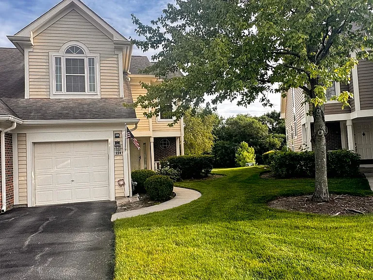 224 Steeplechase Ct — Photo 2