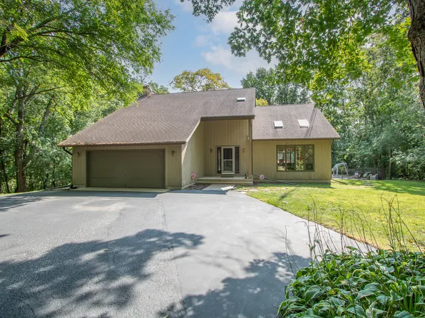 4218 Wilson Rd, Woodstock, IL 60098