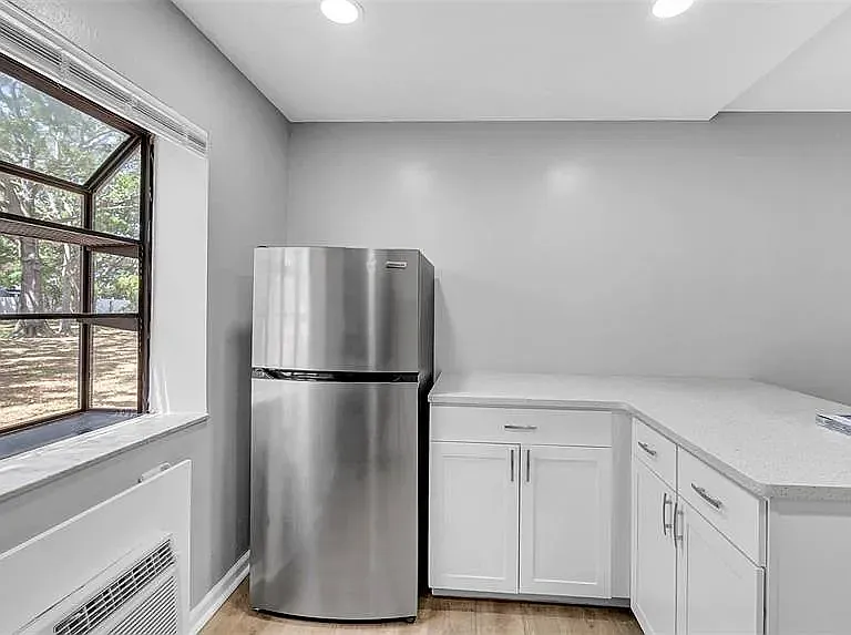 2122 Bradford St #505 — Photo 3