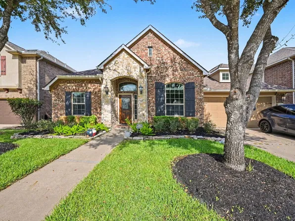 17915 Creek Bluff Ln, Cypress, TX 77433