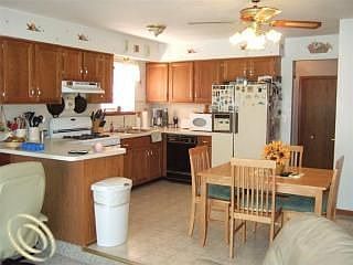 4th image of 24327 Cornell Ave