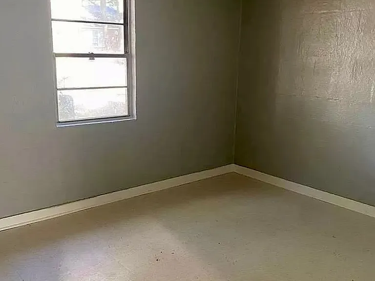 1210 Gillespie Ave — Photo 5