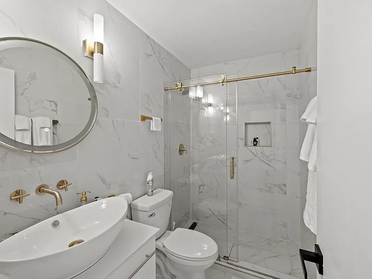 3031 Highland Dr SE — Photo 22