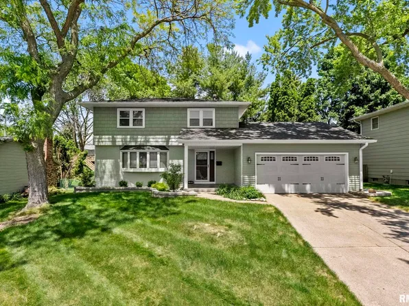 2650 W 35th St, Davenport, IA 52806