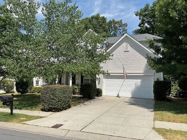 9826 Edinburgh Ln, Charlotte, NC 28269