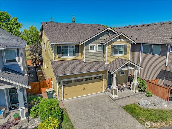 3rd image of 8825 Corona Court NE