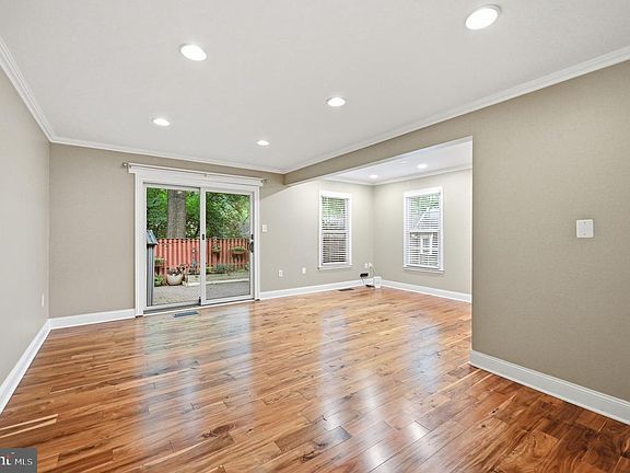 3rd image of 2324 Harleyford Ct