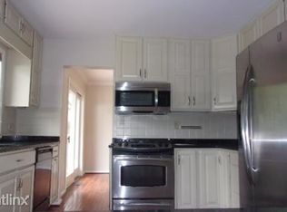 2495 Litchfield Rd, Waterford, MI 48329