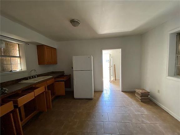 5th image of 2622 N Villere St